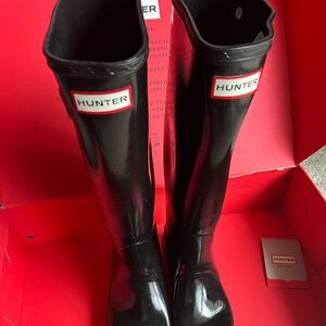 Black Hunter boots. Size 8. Women’s tall.